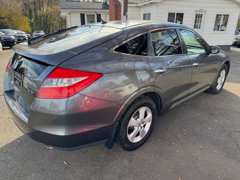 Used 2012 Honda Crosstour EX image 3
