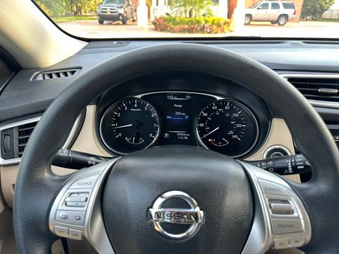 Used 2016 Nissan Rogue SV image 11