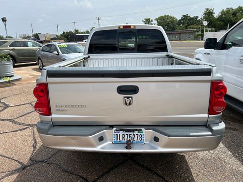 Used 2008 Dodge Dakota 2WD Crew Cab image 3