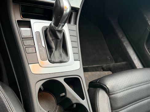 Used 2012 Volkswagen CC Lux image 29