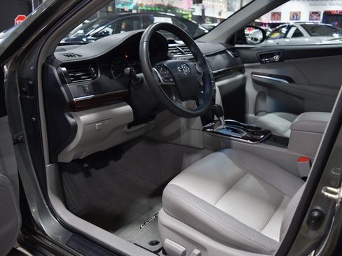 Used 2012 Toyota Camry XLE image 16