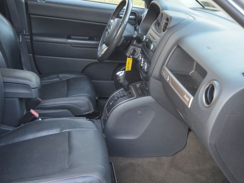 Used 2016 Jeep Compass 75th Anniversary image 11