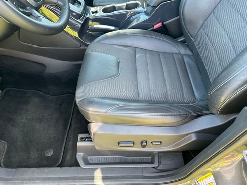 Used 2013 Ford Escape FWD Titanium image 9