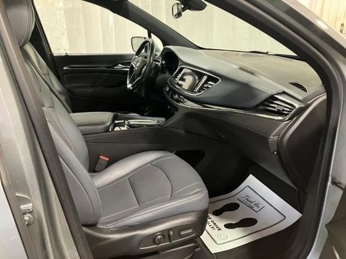 Used 2023 Buick Enclave Essence image 32