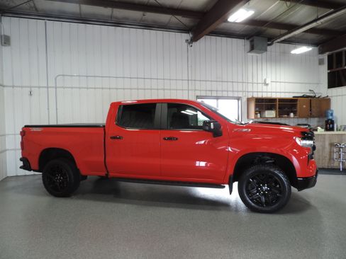 Used 2022 Chevrolet Silverado 1500 4x4 Crew Cab LT Trail Boss image 10