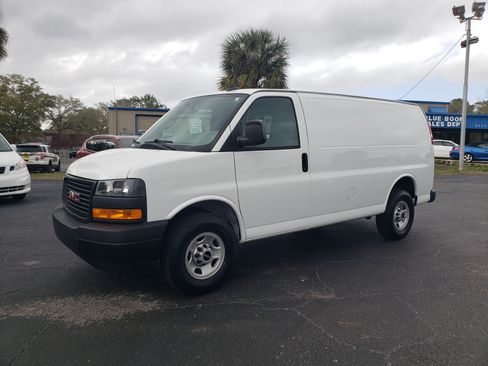 Used 2023 GMC Savana 2500 image 1