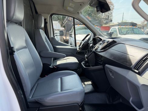 Used 2018 Ford Transit 150 image 11