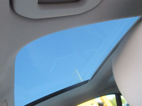 Used 2016 Mercedes-Benz C 300 Sport image 6