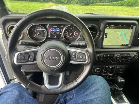 Used 2021 Jeep Gladiator High Altitude AWD/4WD image 17