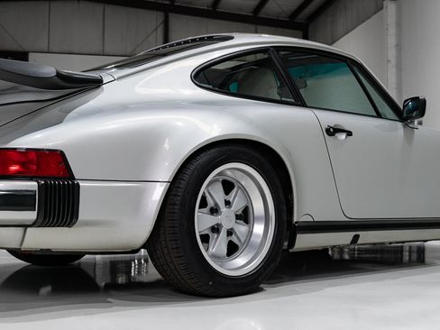 Used 1989 Porsche 911 Carrera image 30