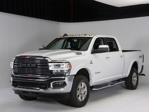 Used 2020 RAM 2500 4x4 Crew Cab Laramie image 1