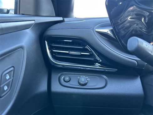 New 2026 Buick Envista Sport Touring image 18