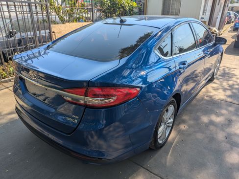 Used 2018 Ford Fusion SE image 4