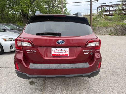 Used 2015 Subaru Outback 2.5i Premium AWD/4WD image 2