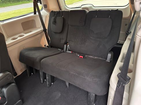 Used 2013 Dodge Grand Caravan SE Minivan 4D FWD image 17