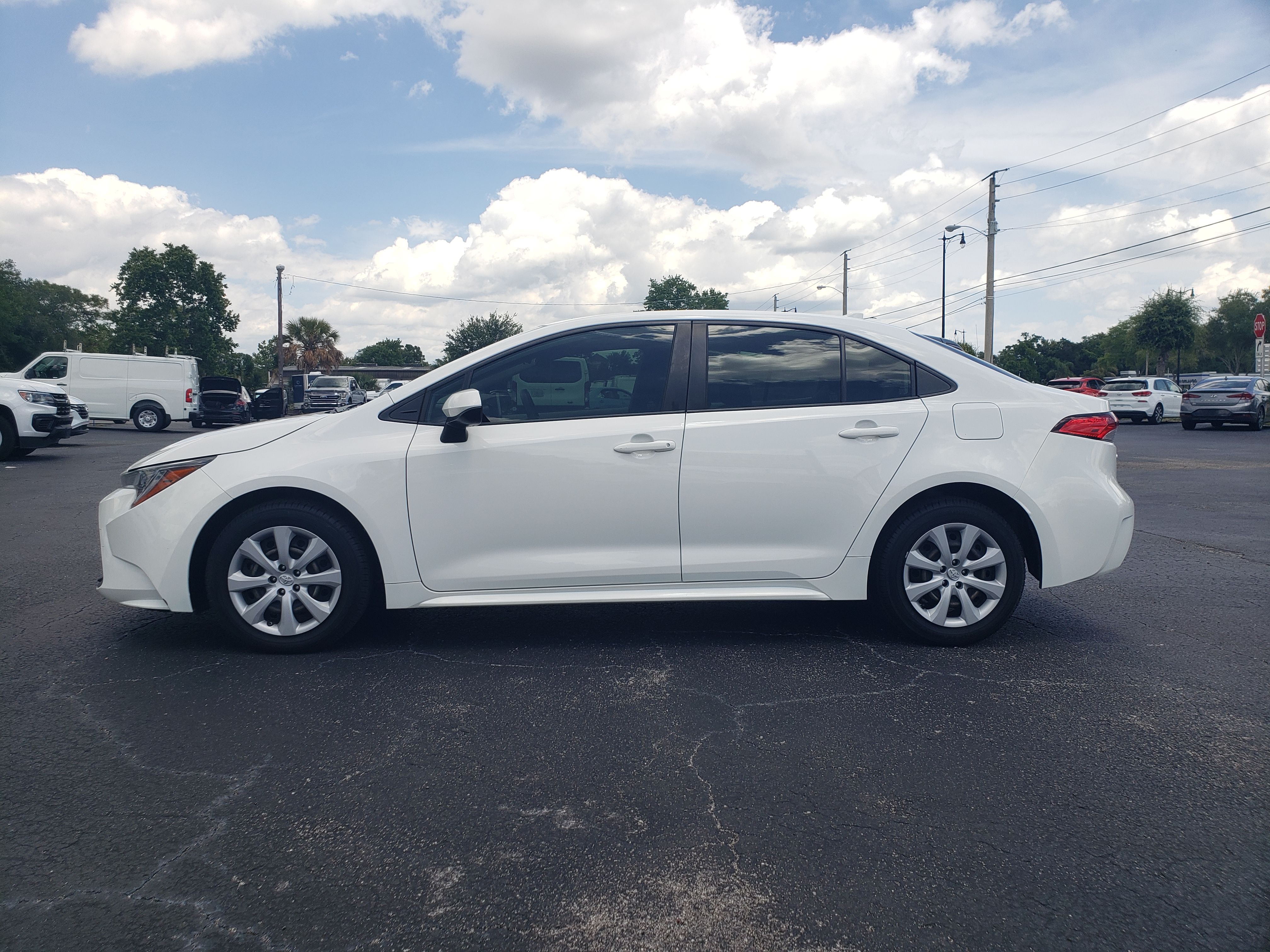 Used 2023 Toyota Corolla LE FWD image 2