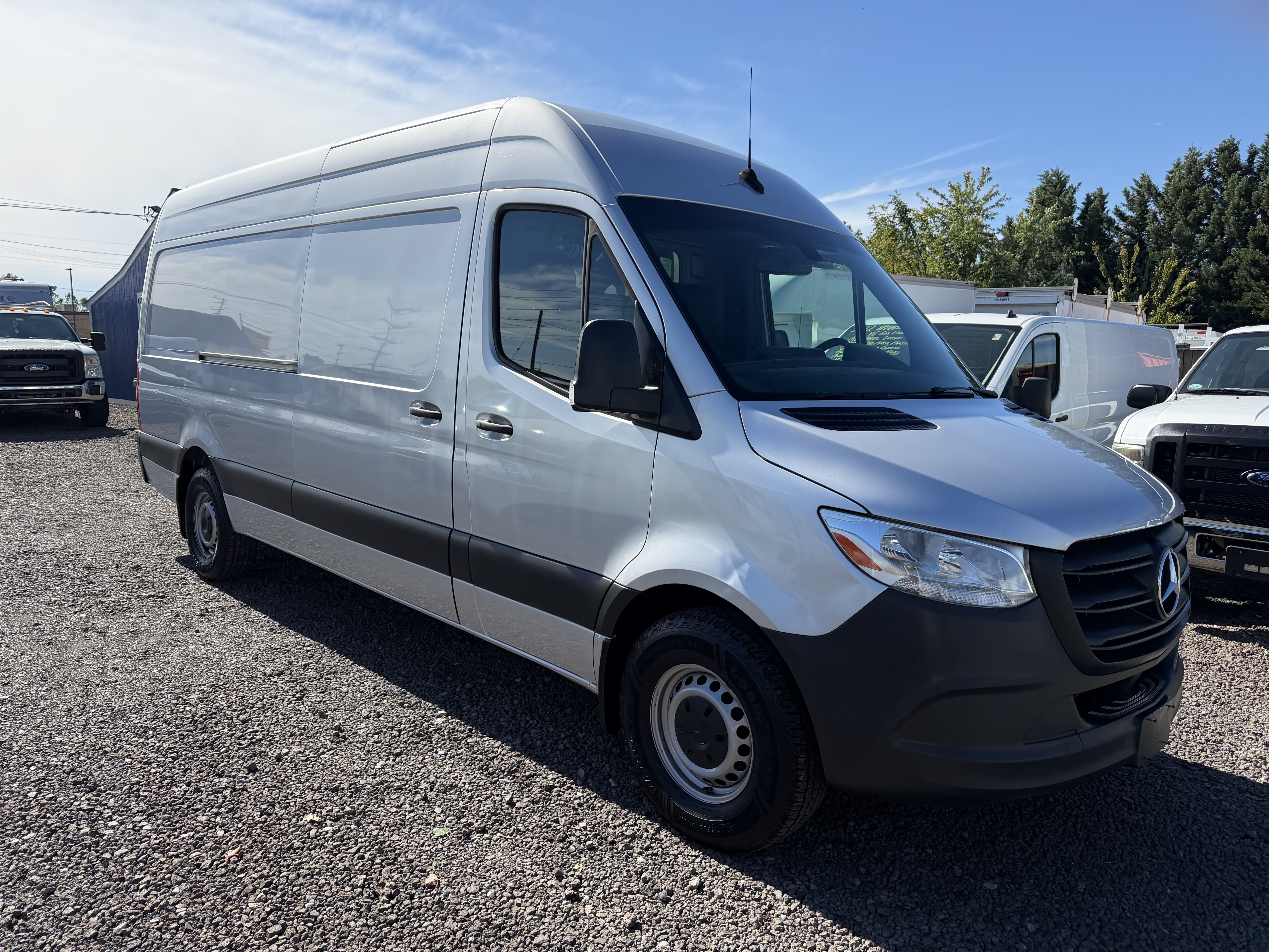 Used 2022 Mercedes-Benz Sprinter 2500 170 Cargo image 6
