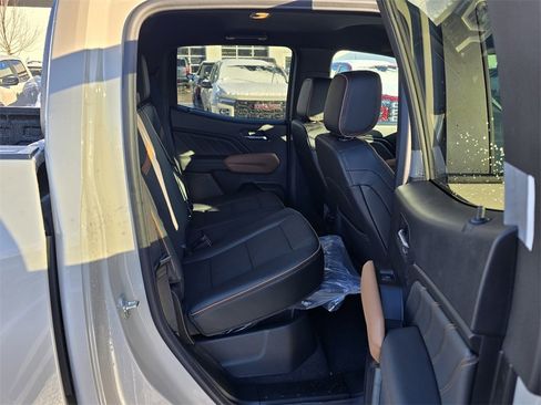 New 2026 GMC Canyon AT4 image 28