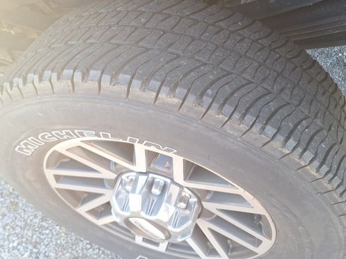 Used 2017 Ford F350 Lariat image 23