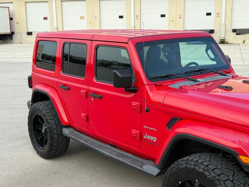 Used 2019 Jeep Wrangler 4WD Unlimited Sahara image 56