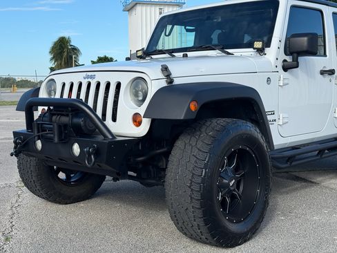 Used 2013 Jeep Wrangler Unlimited Sport image 16