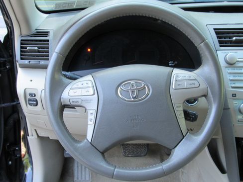Used 2007 Toyota Camry V6 FWD image 19