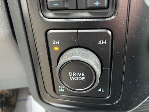 Used 2025 Ford F250 XL image 11