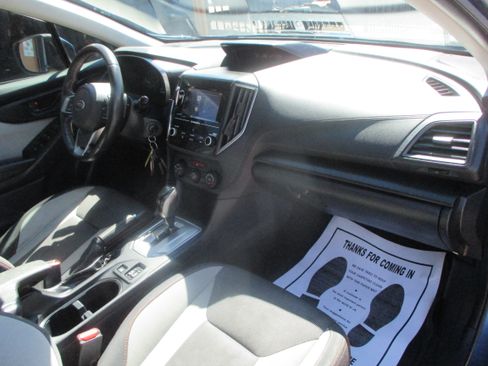 Used 2018 Subaru Crosstrek 2.0i Premium image 3