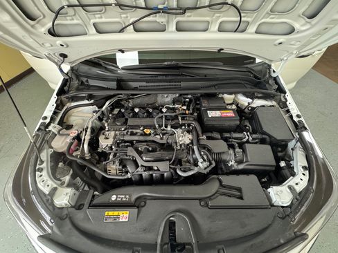 Used 2025 Toyota Corolla SE image 5