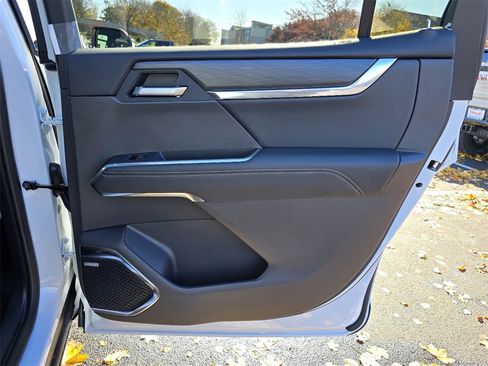 New 2026 GMC Acadia Elevation image 32