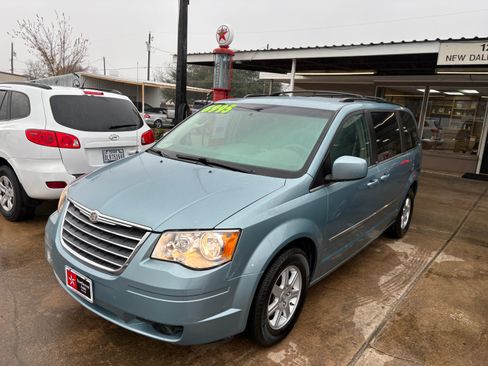 Used 2010 Chrysler Town & Country Touring image 1
