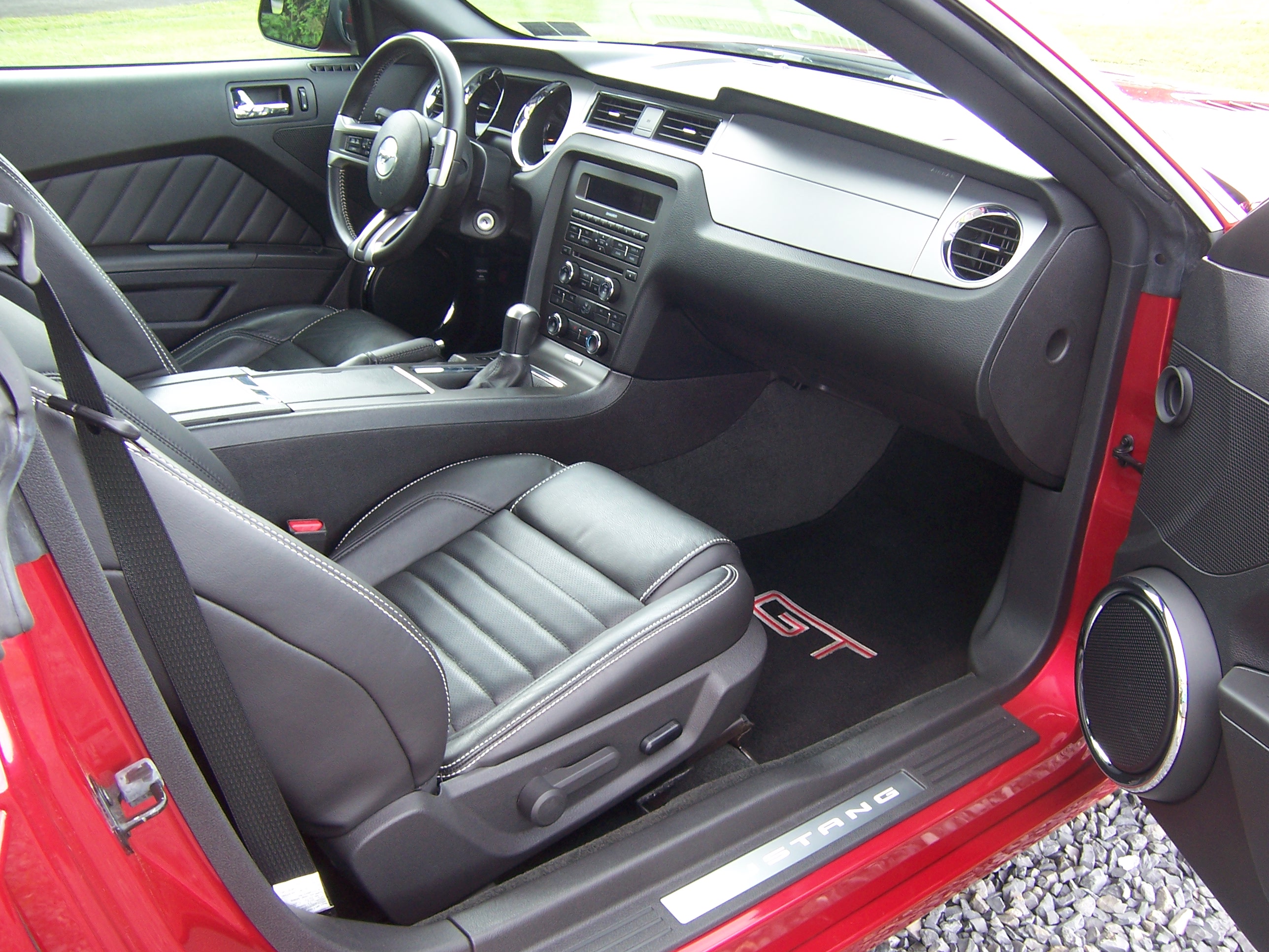 Used 2013 Ford Mustang GT Premium RWD image 16