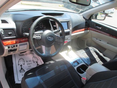 Used 2011 Subaru Outback 3.6R Limited AWD/4WD image 11