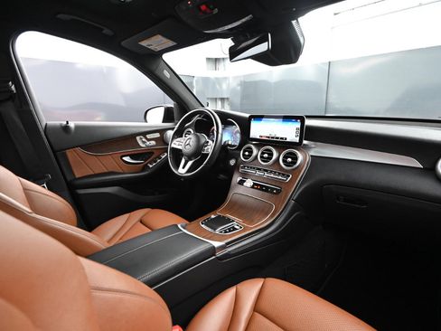 Used 2020 Mercedes-Benz GLC 300 image 41