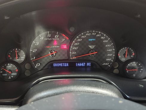 Used 2001 Chevrolet Corvette Z06 w/ Memory Pkg image 16