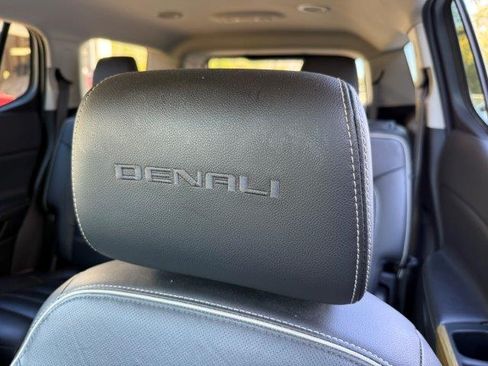 Used 2019 GMC Acadia Denali Ultimate image 30