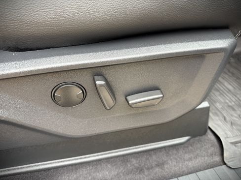 Used 2023 Ford F150 XLT image 29