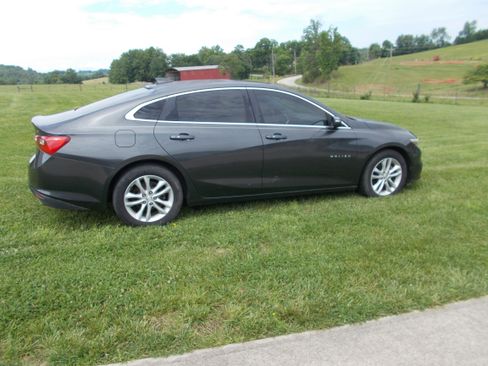 Used 2016 Chevrolet Malibu LT FWD image 4