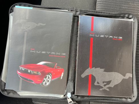 Used 2010 Ford Mustang GT image 15