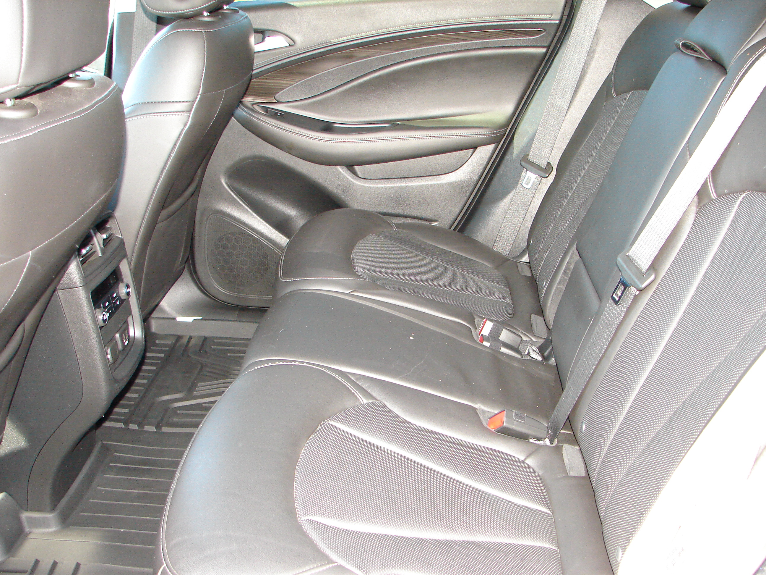 Used 2020 Buick Envision FWD Essence image 7