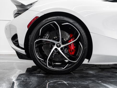 Used 2024 McLaren 750S UNAVAIL RWD image 33