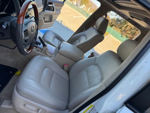 Used 2015 Toyota Land Cruiser image 22