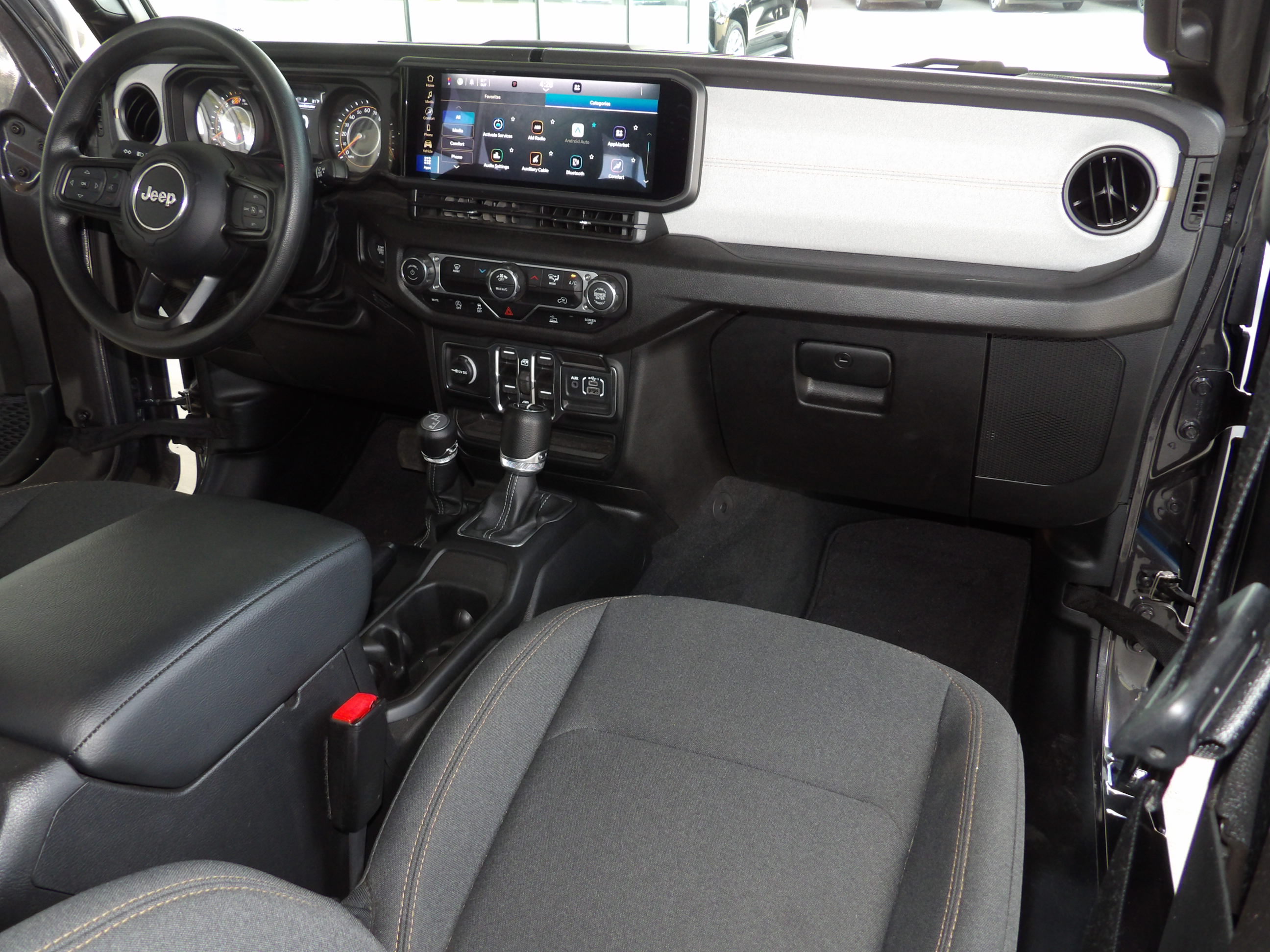 Used 2026 Jeep Wrangler 4WD Unlimited Sport image 4