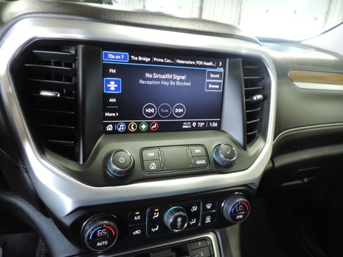 Used 2023 GMC Acadia SLE image 34