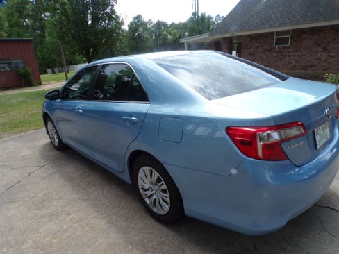 Used 2014 Toyota Camry L Sedan 4D FWD image 7