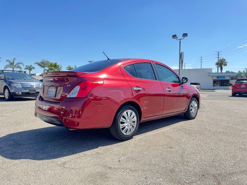 Used 2018 Nissan Versa SV FWD image 8
