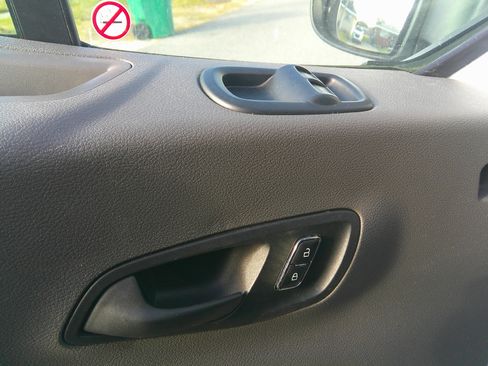 Used 2024 Ford Transit 250 XL image 12