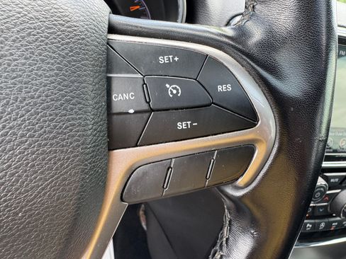 Used 2021 Jeep Grand Cherokee Laredo X image 16