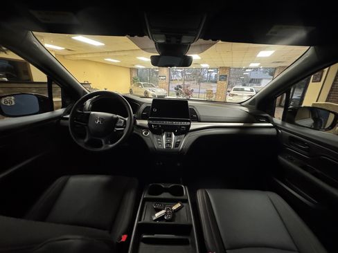 Used 2025 Honda Odyssey L image 6