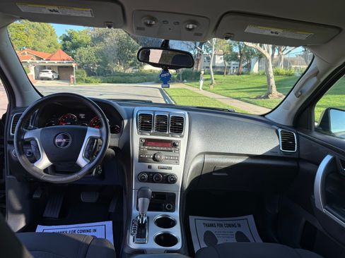 Used 2011 GMC Acadia SL image 18